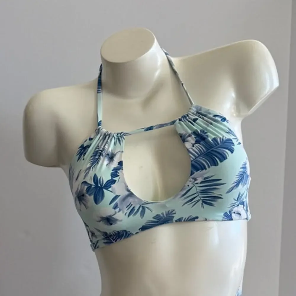 Frankies Bikinis Koa Keyhole Crochet Bikini Top - Hawaiian Mist - Small - NWT